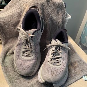 Women’ Hoka Bondi 7 - very good condition